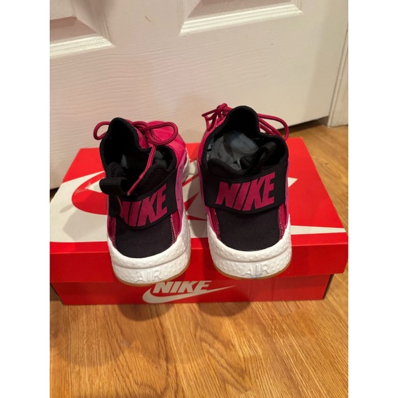 FINAL NIKE AIR HUARACHE RUN ULTA W/ WRISTBAND FINAL - Picture 6 of 9